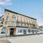 Berringer, Backbord, direkt an der Promenade