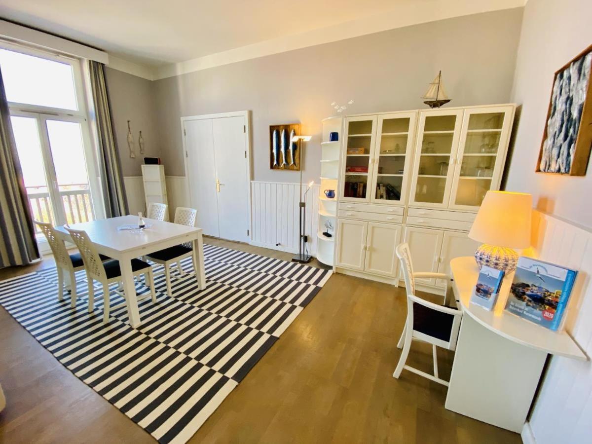 Berringer, Backbord, Direkt An Der Promenade *